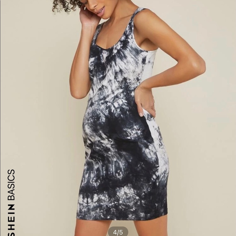 Stretchy tie dye maternity dress